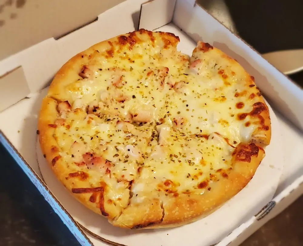 Chicken Alfredo Pizza
